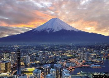 Mount Fuji (富士山)- Ngọn núi lửa nổi tiếng nhất Nhật Bản