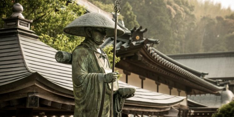 Tìm hiểu Hai Tôn Giáo Chính Thống – Đạo Phật và Đạo Shinto của Nhật Bản